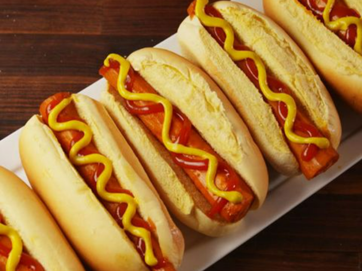 Hot dogs by the rack!